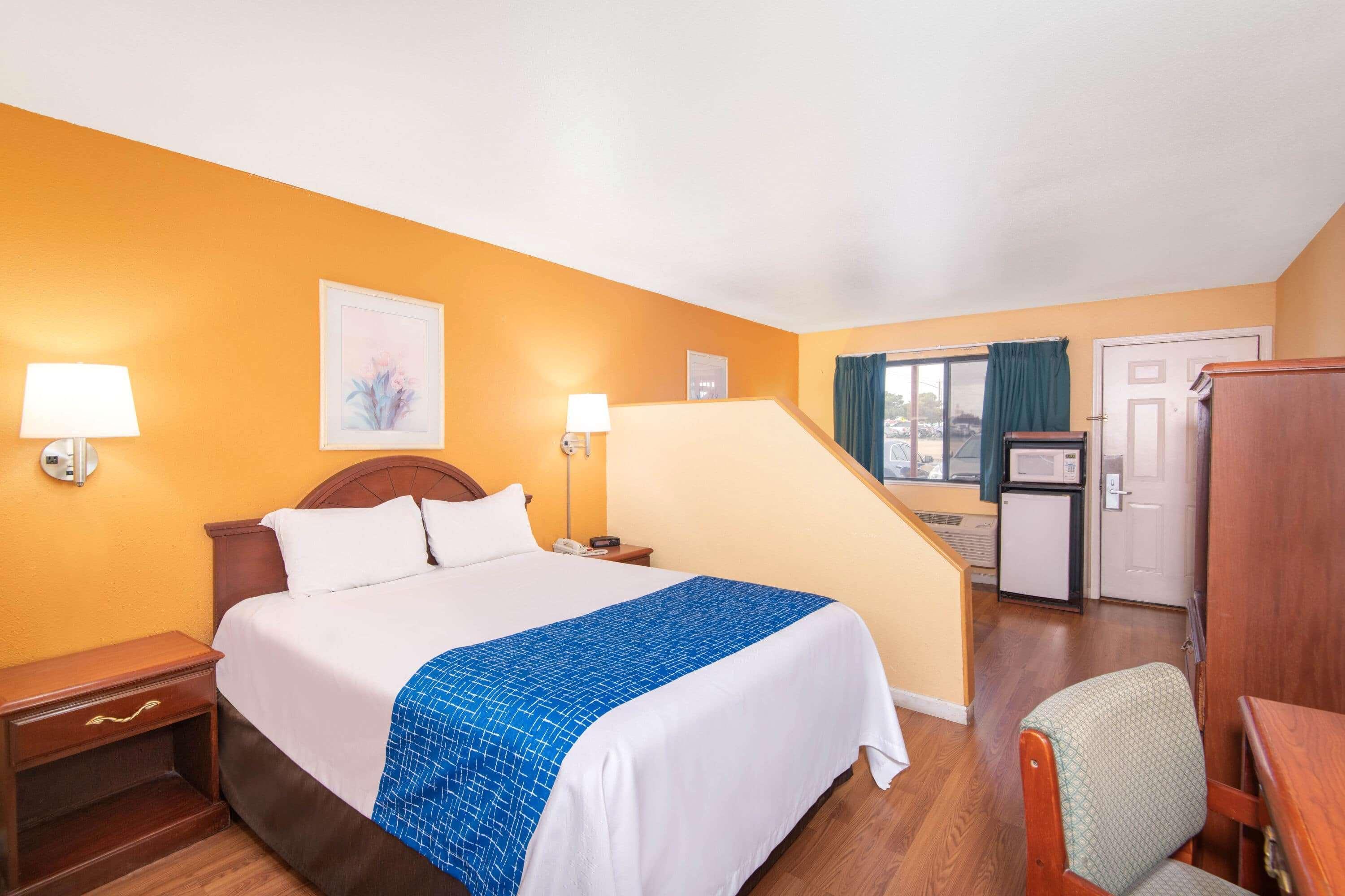 Travelodge By Wyndham Кингман Экстерьер фото