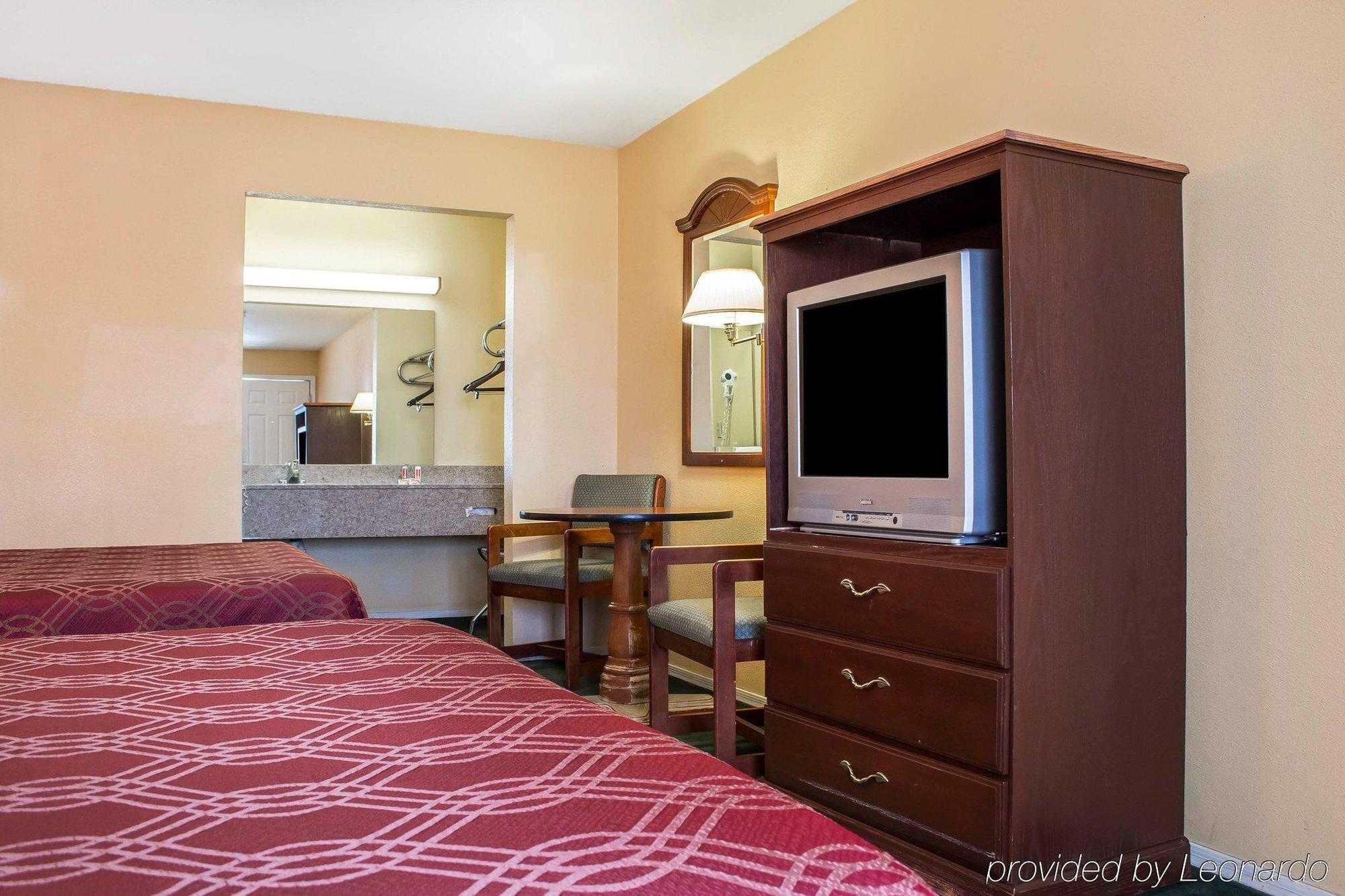 Travelodge By Wyndham Кингман Экстерьер фото
